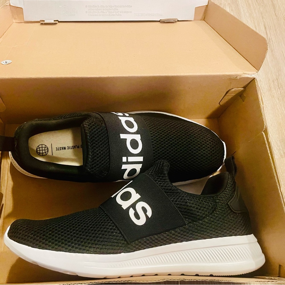 Adidas Mens Shoes Size 9
Lite Racer adapt 4.0
Black and White